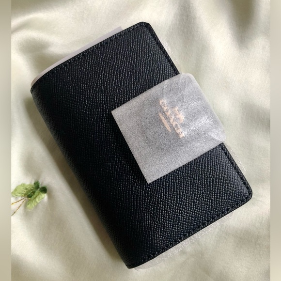 Coach Medium Corner Zip Wallet in Midnight Style No. 6390 NWT